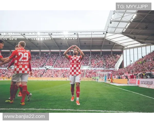 球星控球集锦解析:足坛顶级球员如何用技术掌控比赛节奏 球星控球集锦解析:足坛顶级球员如何用技术掌控比赛节奏